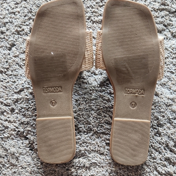 Moda Tan Sandals with Crystal Embellishments - Picture 3 of 6